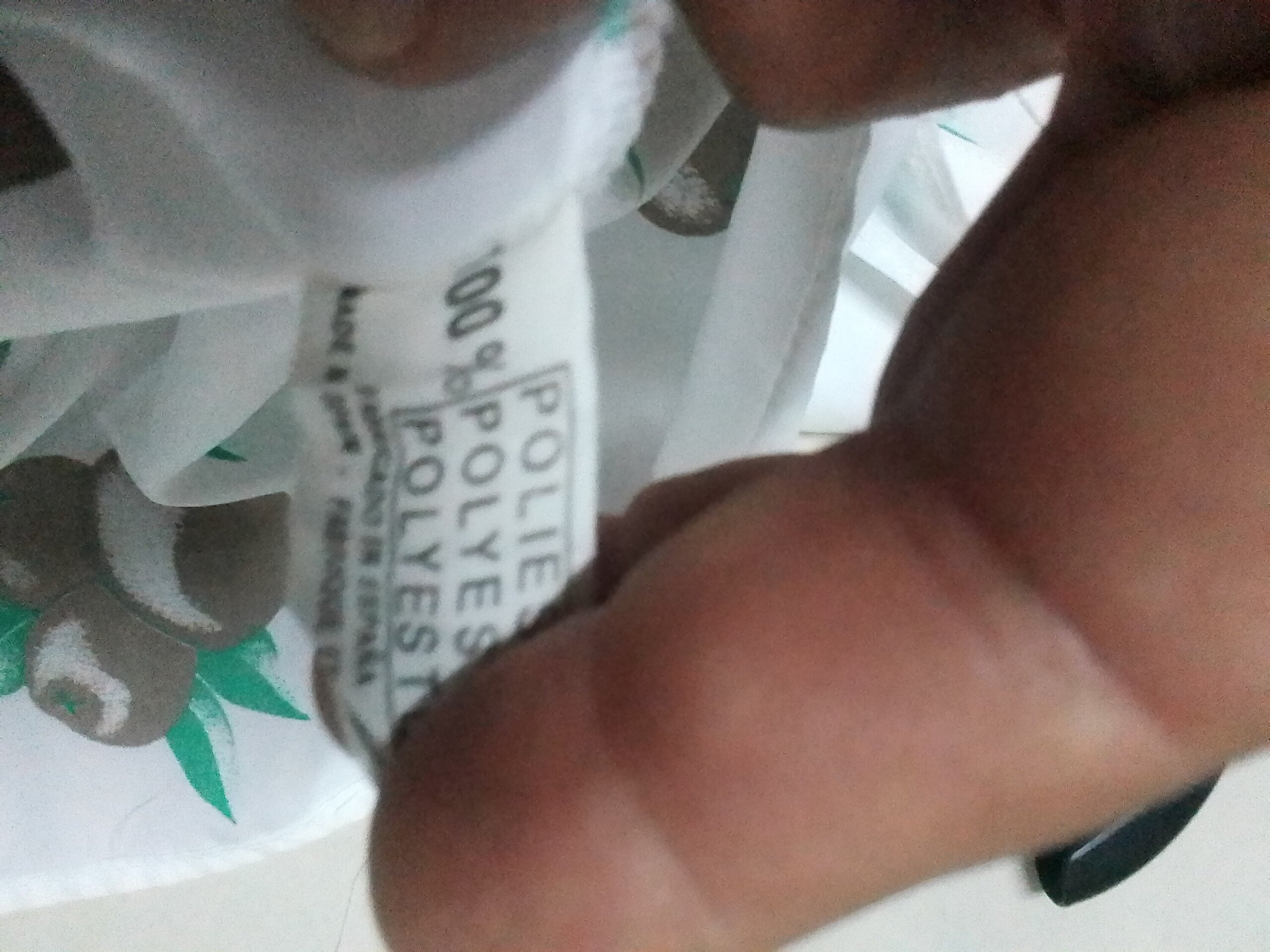 Blusa sin mangas estampada olivas - 5