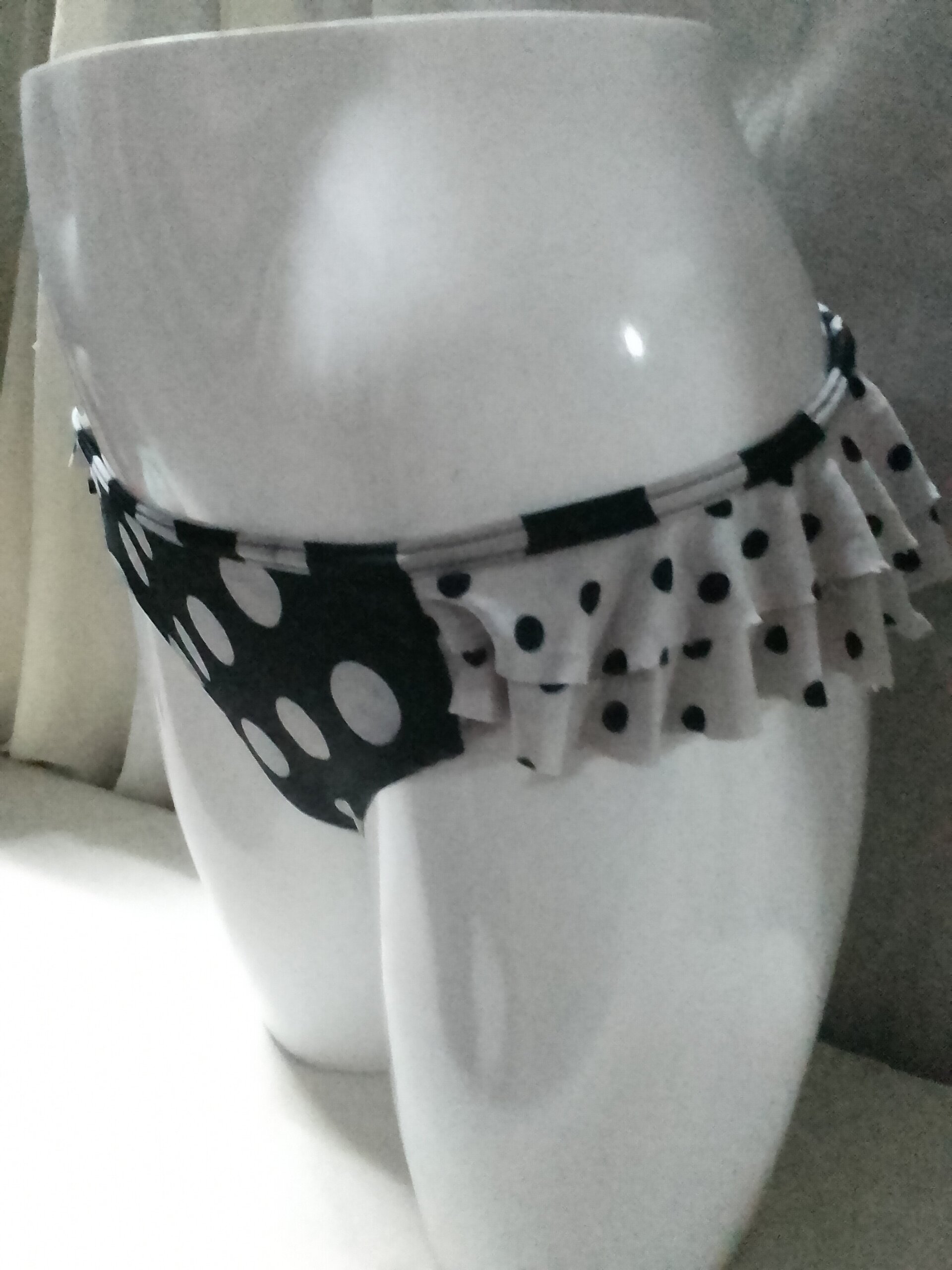 Monokini con lunares y volantes - 3