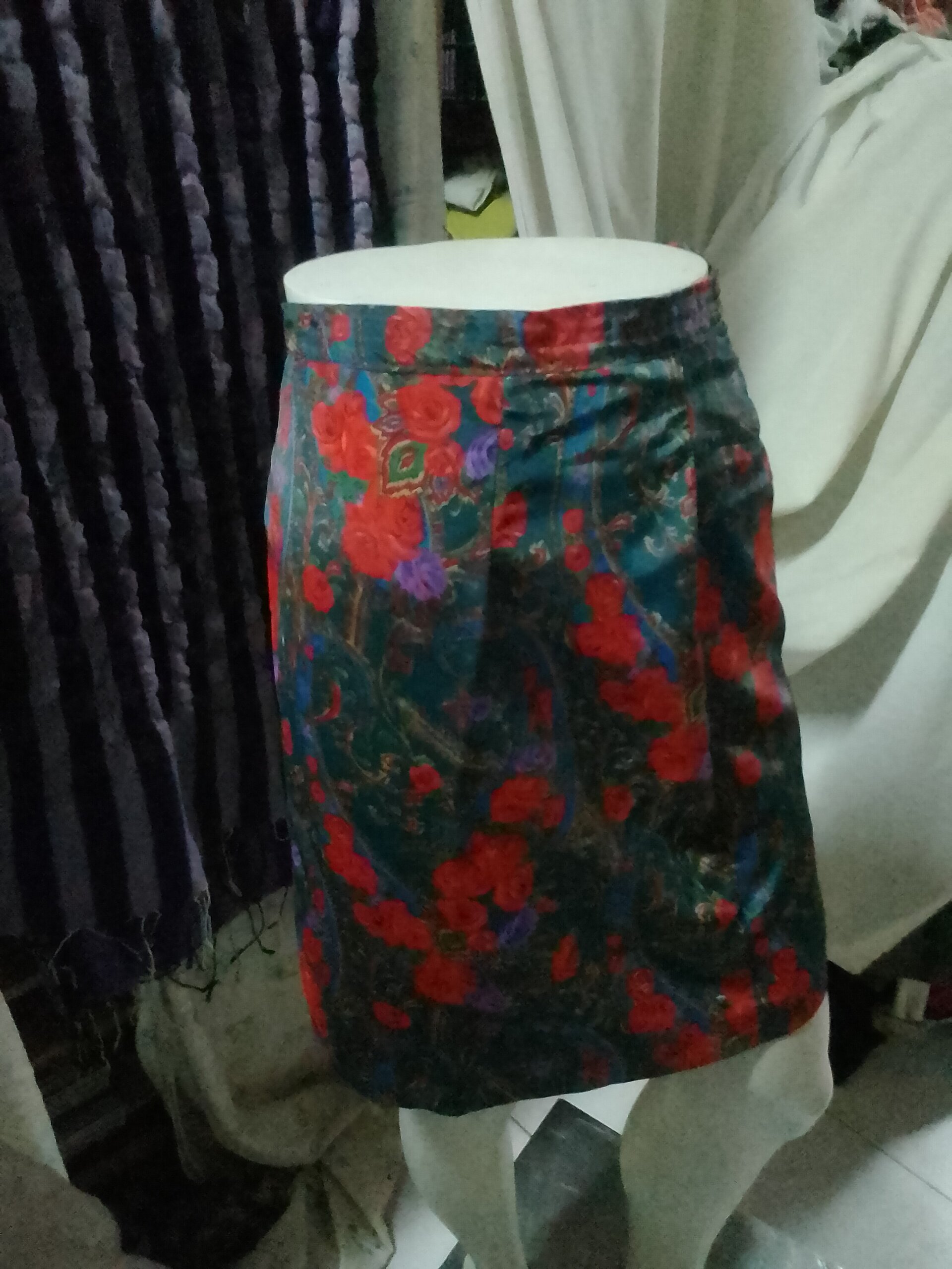 Falda ajustada con estampado floral - 3