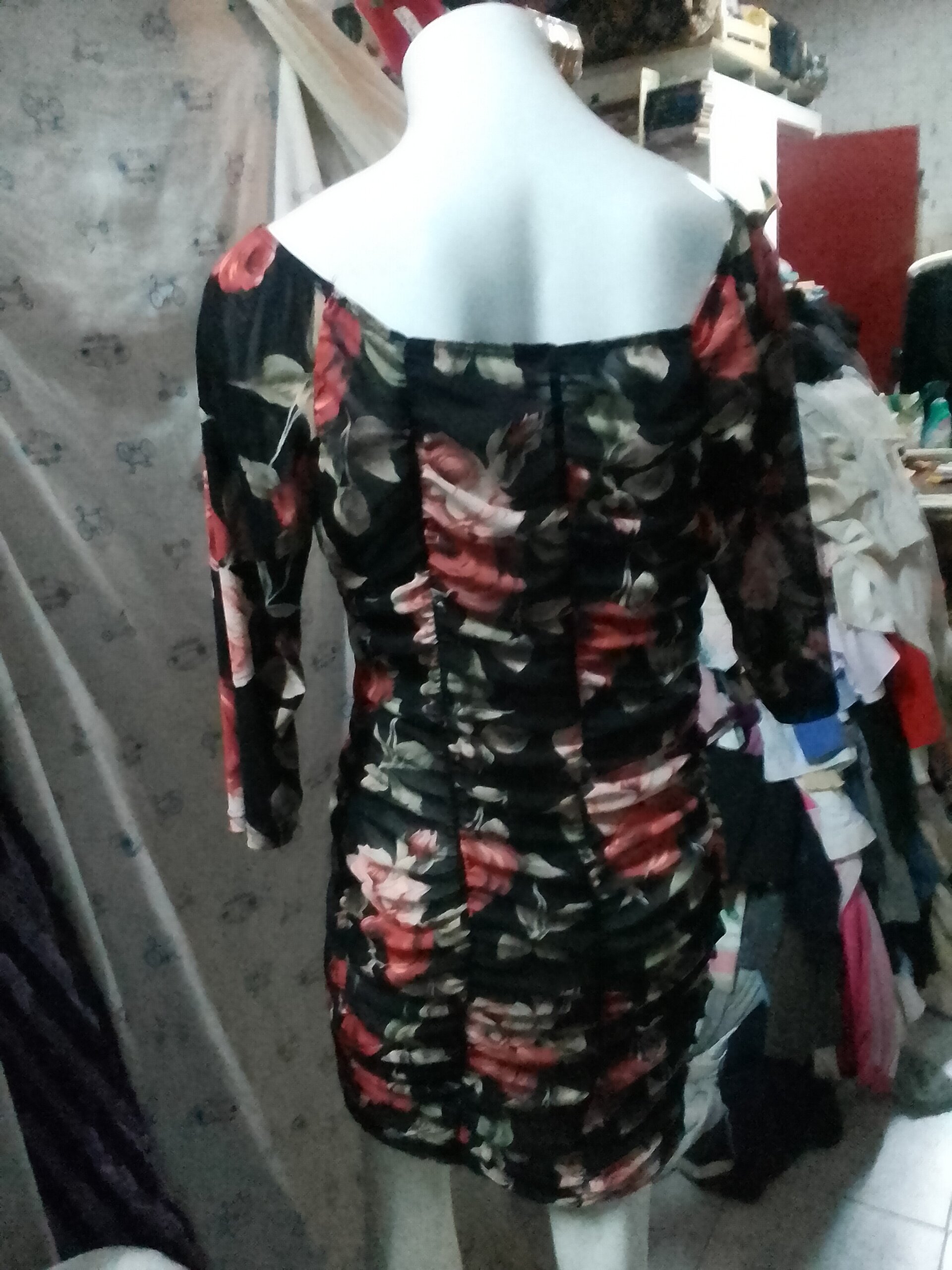 Vestido corto estampado con cordón al pecho - 2