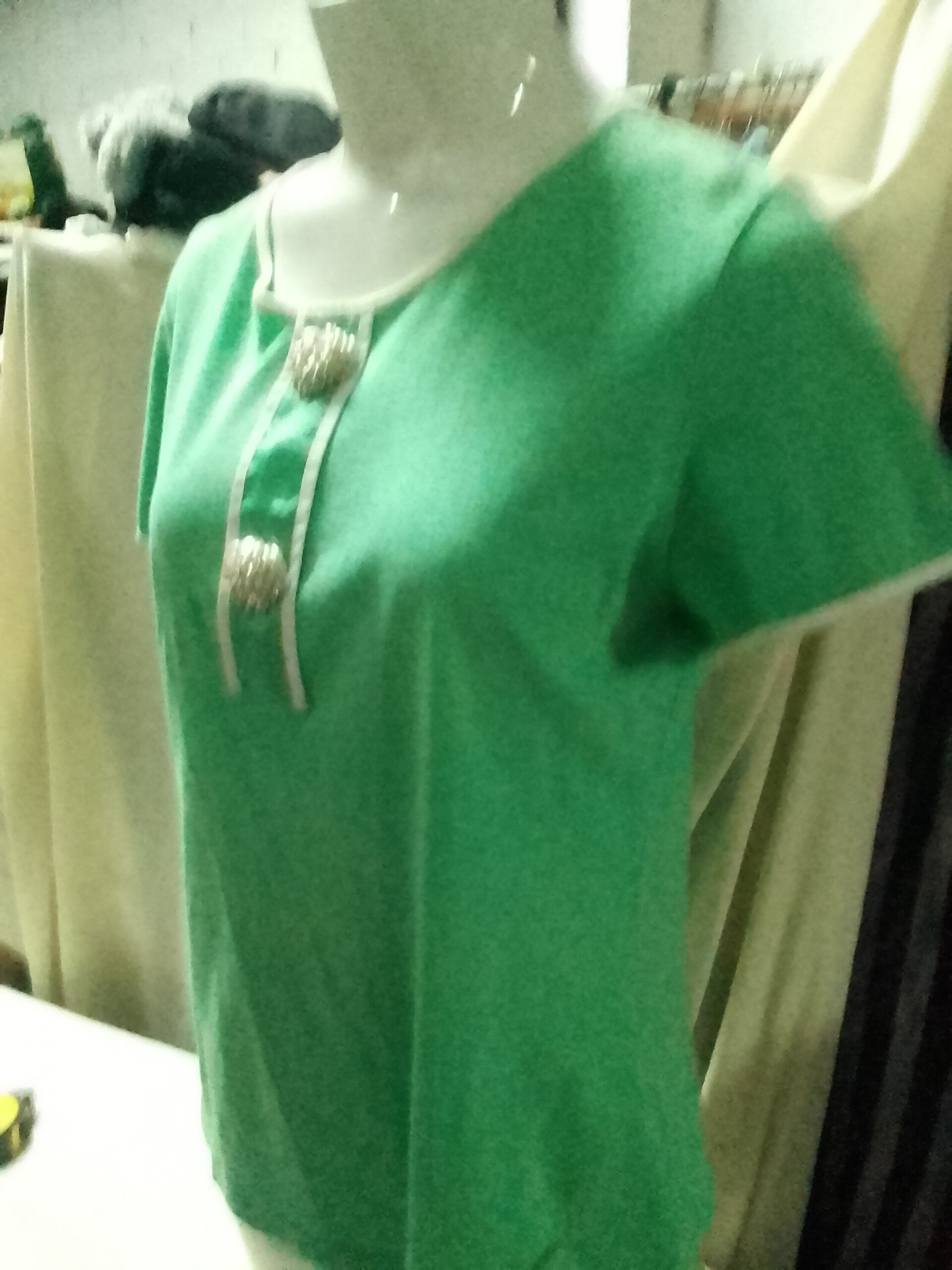 Blusa manga corta con abalorios - 1