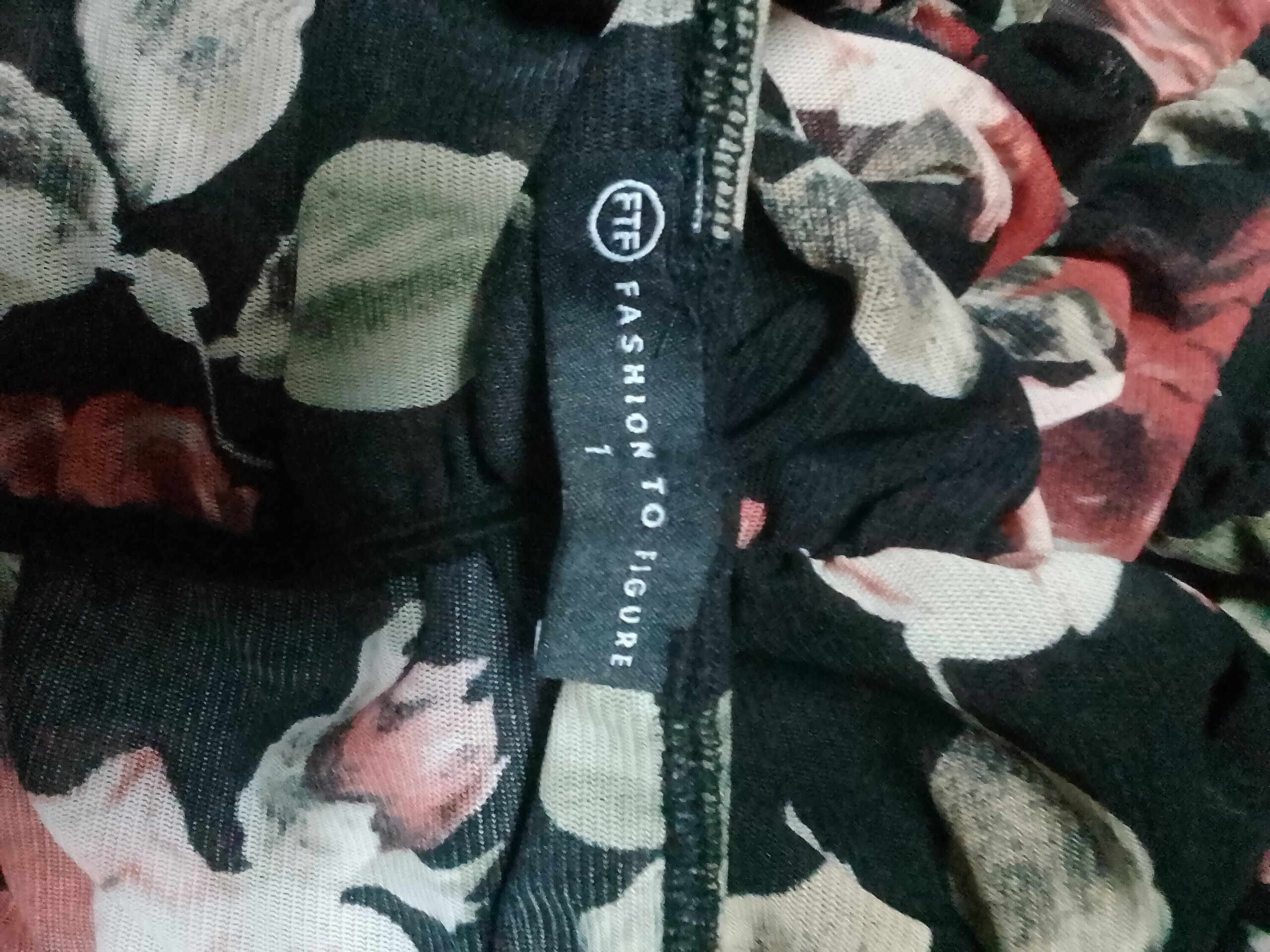 Vestido corto estampado con cordón al pecho - 7