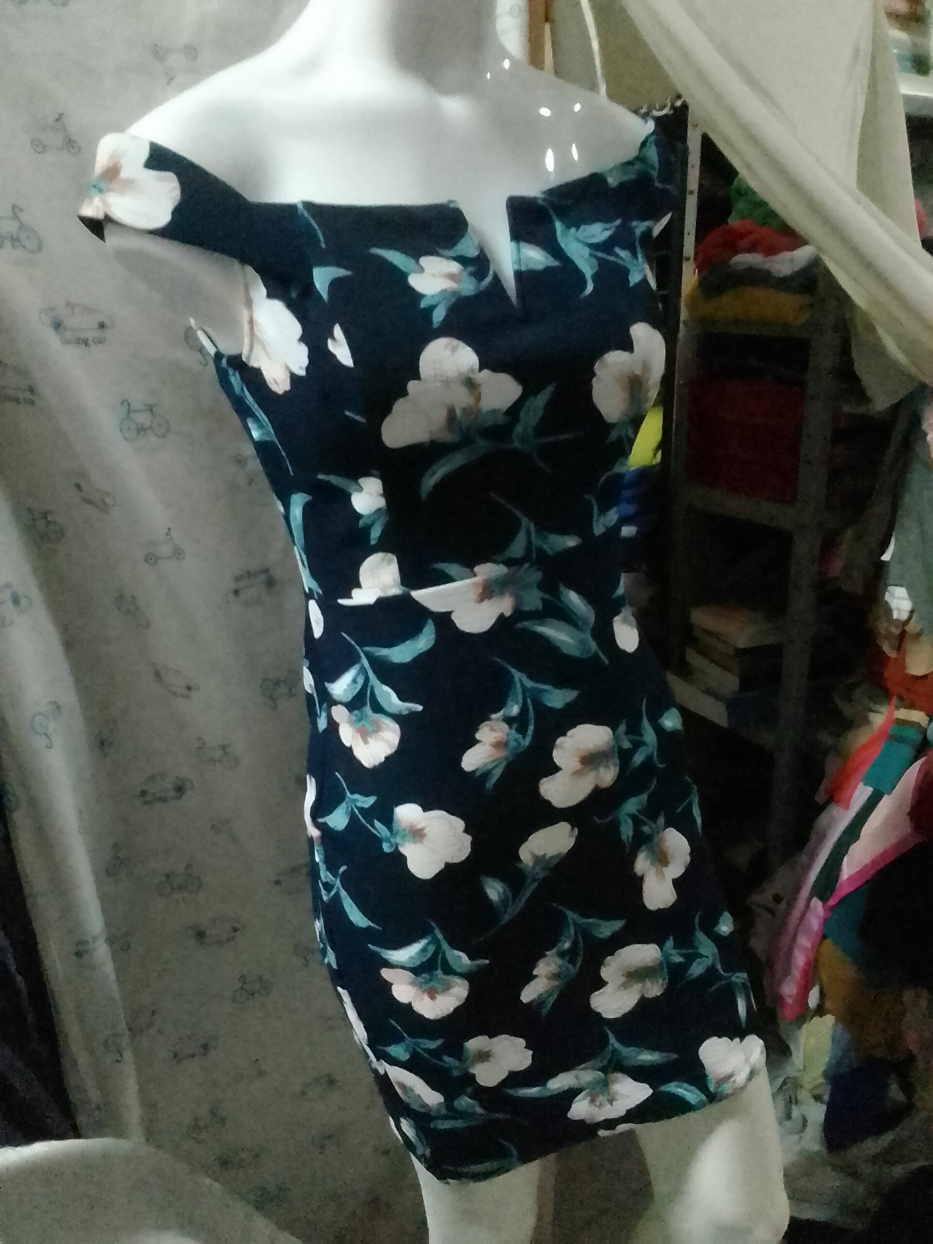 Vestido corto estampado escote ancho - 3