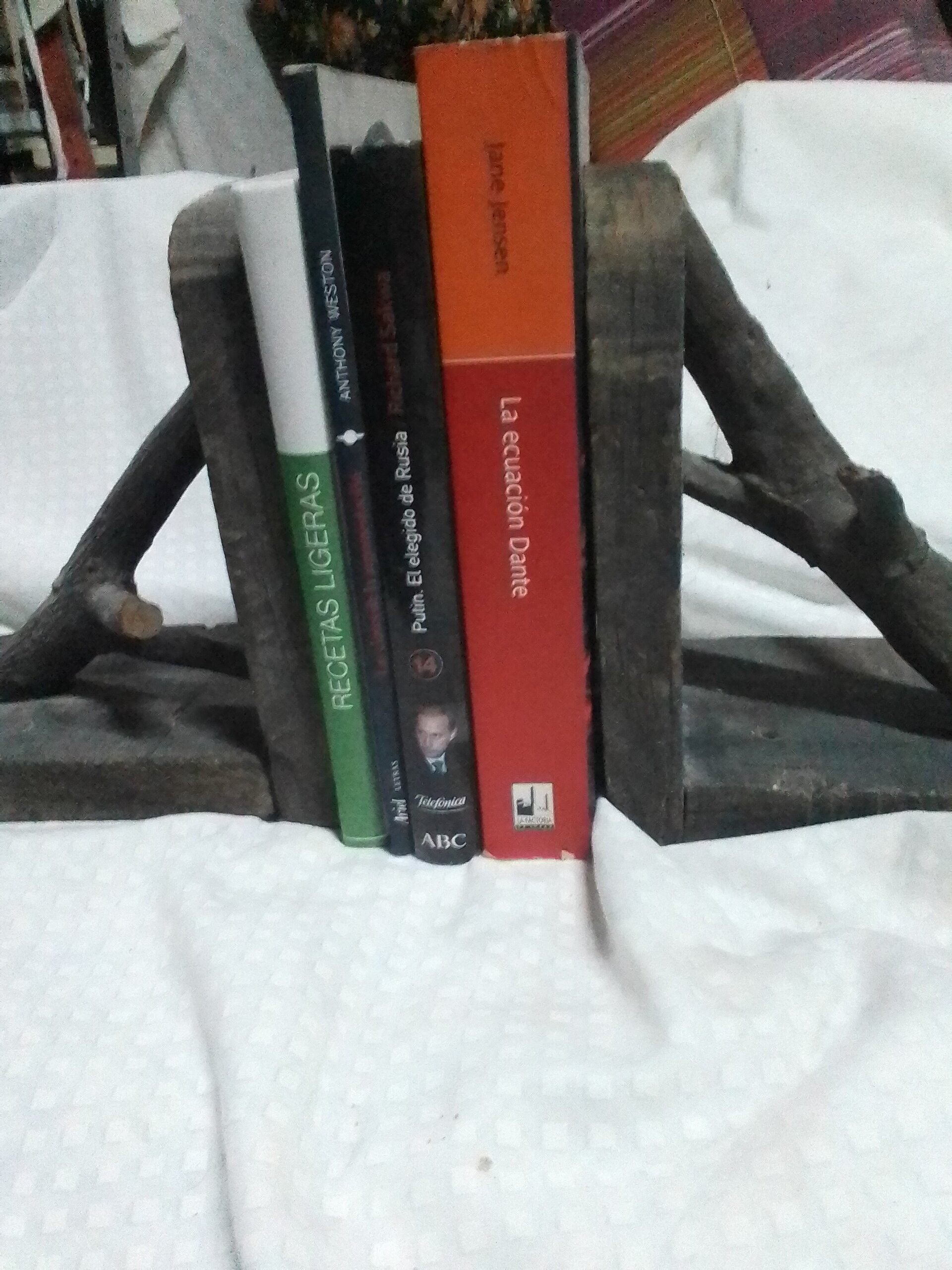 Sujeta libros de madera - 2