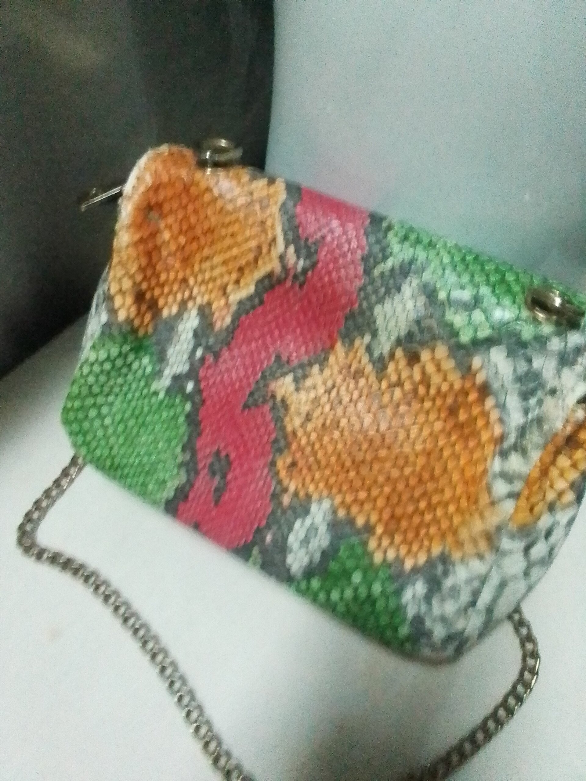 Bolso de hombro cadena dorada - 3