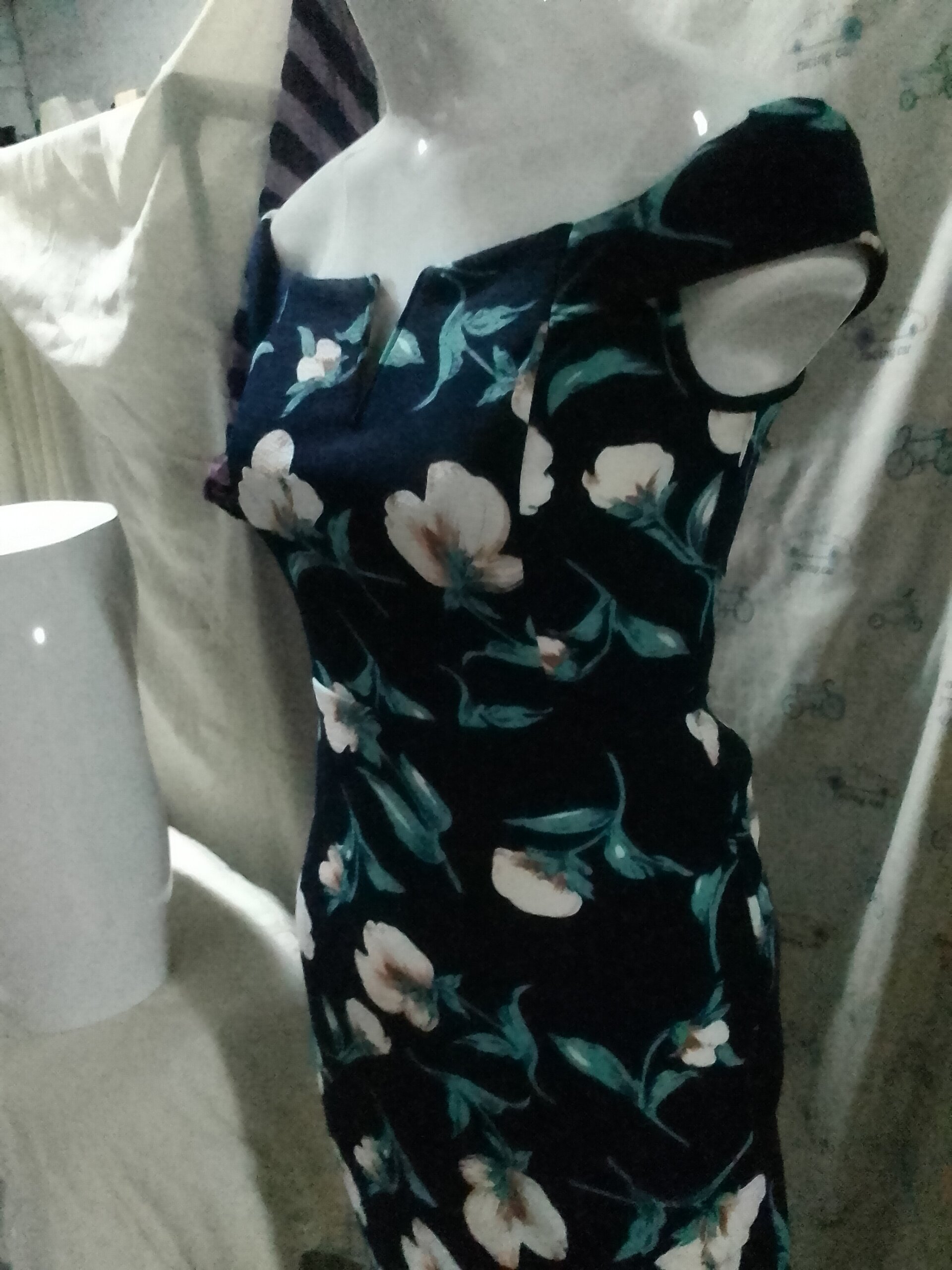 Vestido corto estampado escote ancho - 2