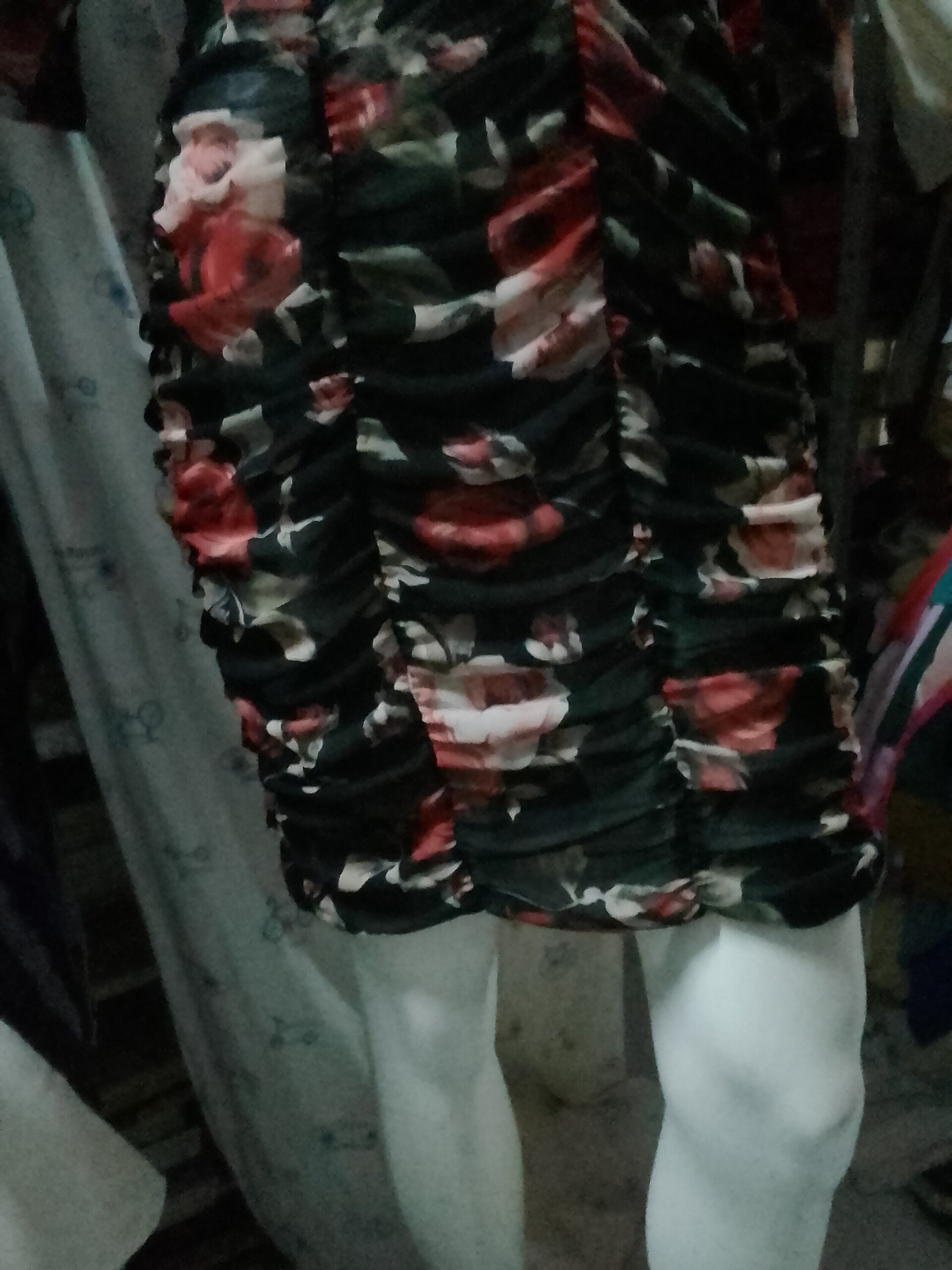 Vestido corto estampado con cordón al pecho - 4